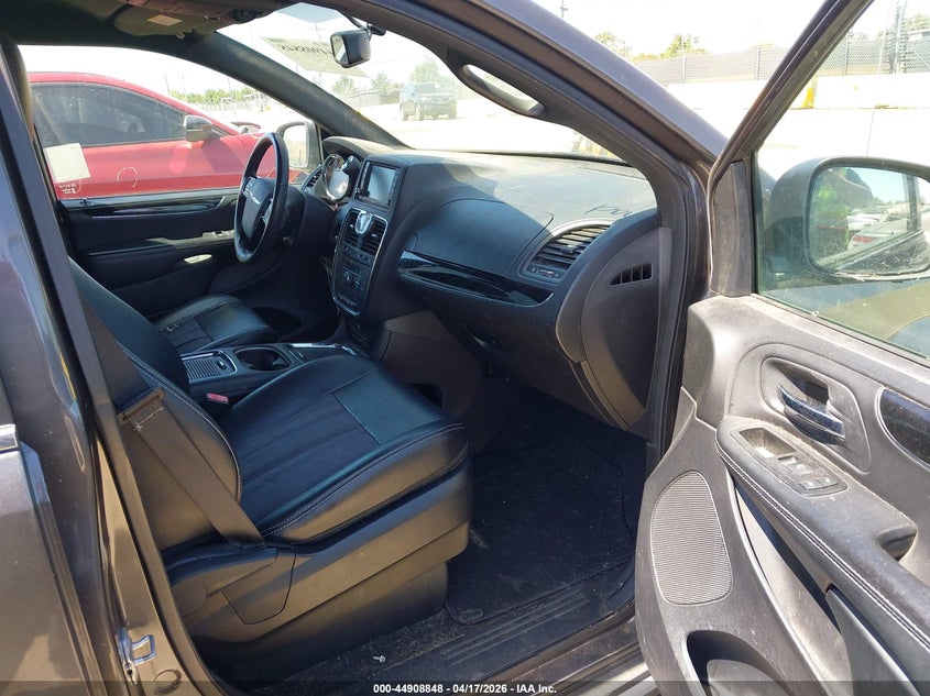 2015 Chrysler Town & Country S