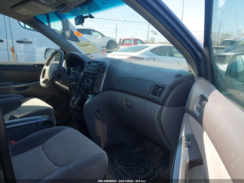 2009 Toyota Sienna Le