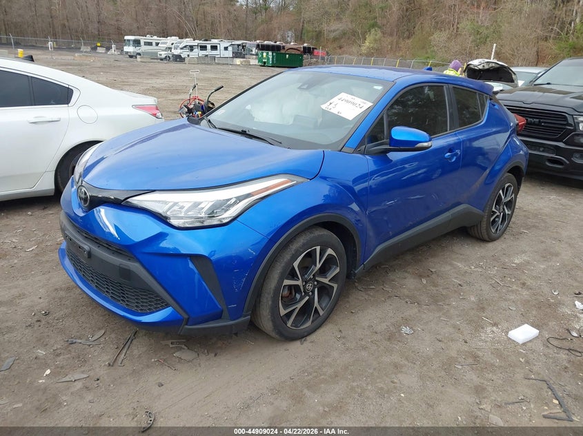 JTNKHMBX4L1082814 2020 TOYOTA C-HR XLE photo 1