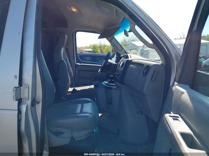 2011 Ford E-350 Super Duty Commercial