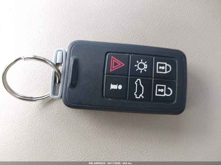 2014 Volvo S60 T5 Platinum VIN: YV1612FS1E2290749 Lot: 44909225