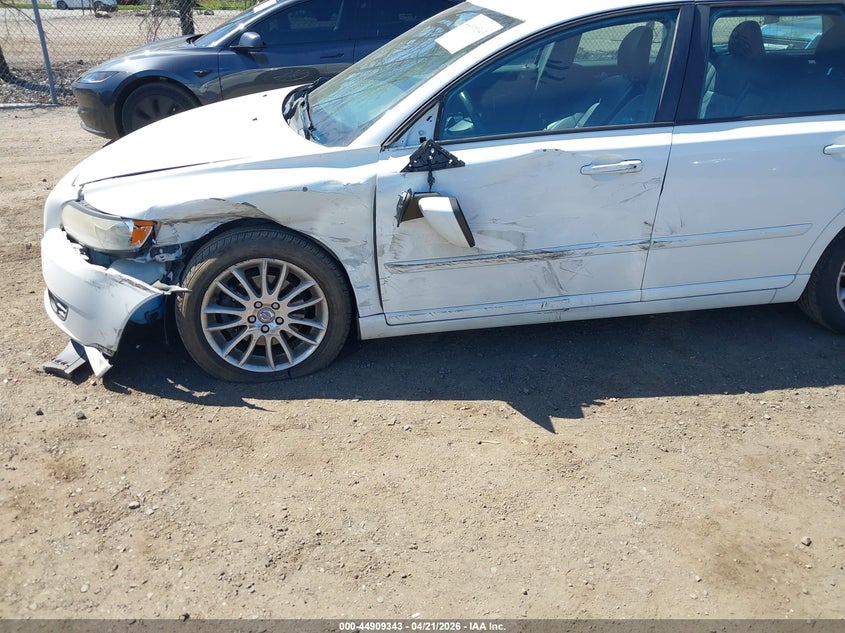 2010 Volvo V50 2.4I VIN: YV1390MW0A2575362 Lot: 44909343