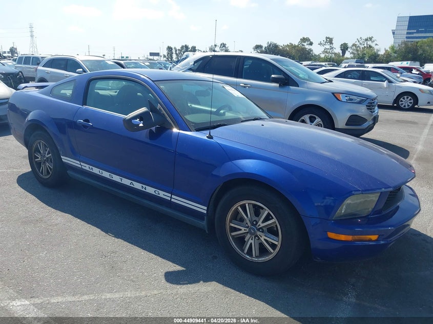 2005 Ford Mustang V6 Deluxe/V6 Premium