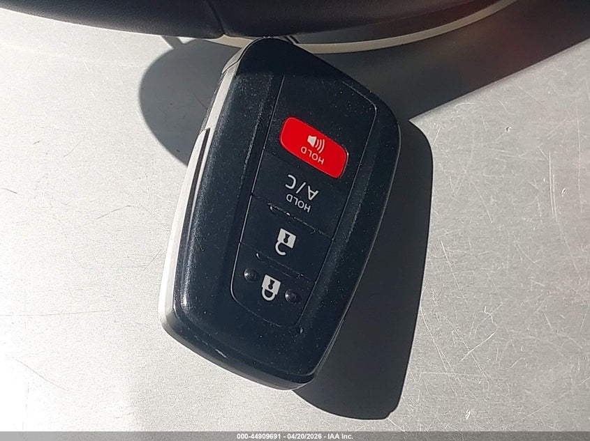 VIN JTDKAMFP4N3223777 2022 TOYOTA PRIUS PRIME XLE