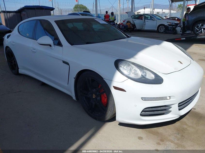 2016 Porsche Panamera S