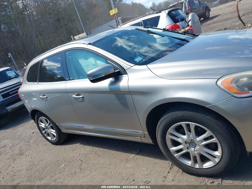 2016 Volvo Xc60 T5 Platinum VIN: YV4612RM9G2808822 Lot: 44909984