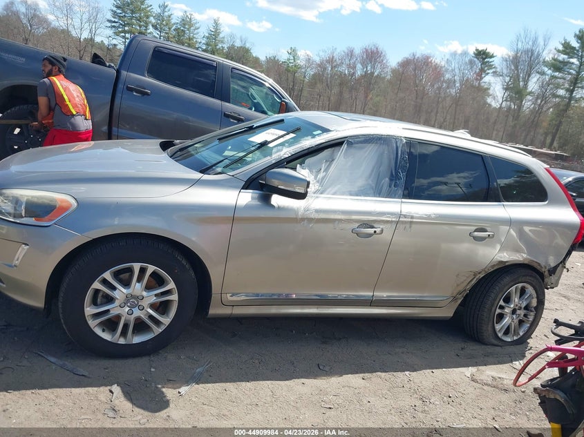 2016 Volvo Xc60 T5 Platinum VIN: YV4612RM9G2808822 Lot: 44909984