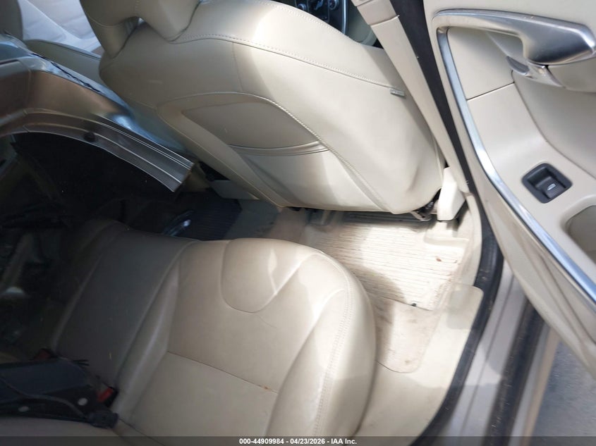 2016 Volvo Xc60 T5 Platinum VIN: YV4612RM9G2808822 Lot: 44909984