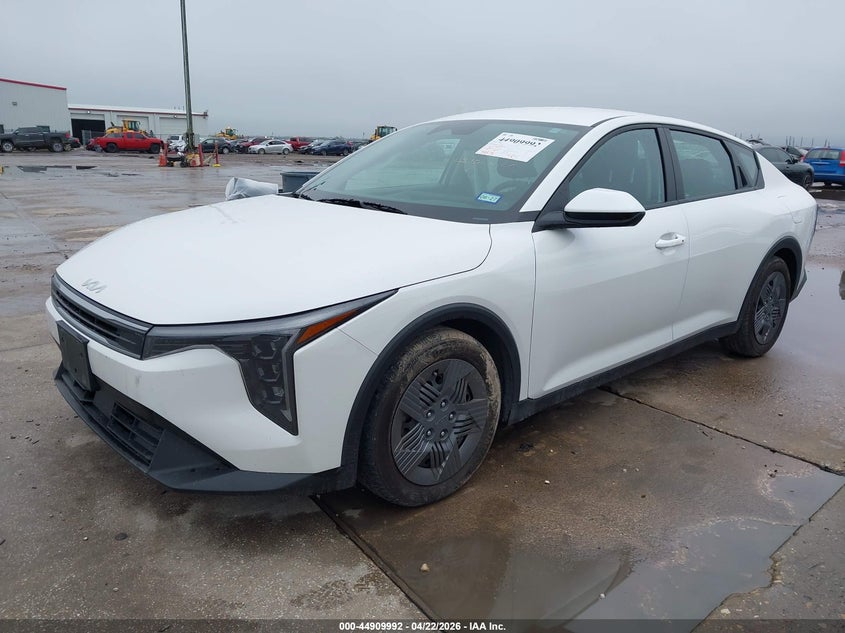 2025 KIA K4 auction photo 2