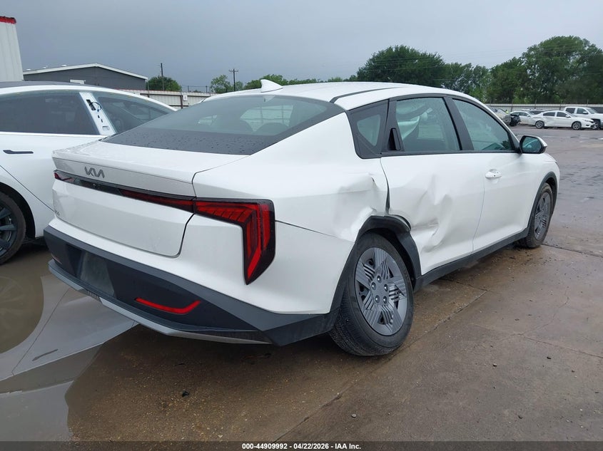 2025 KIA K4 auction photo 4