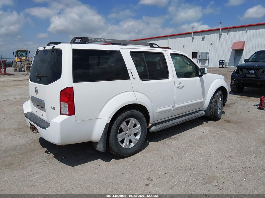 2005 Nissan Pathfinder Le