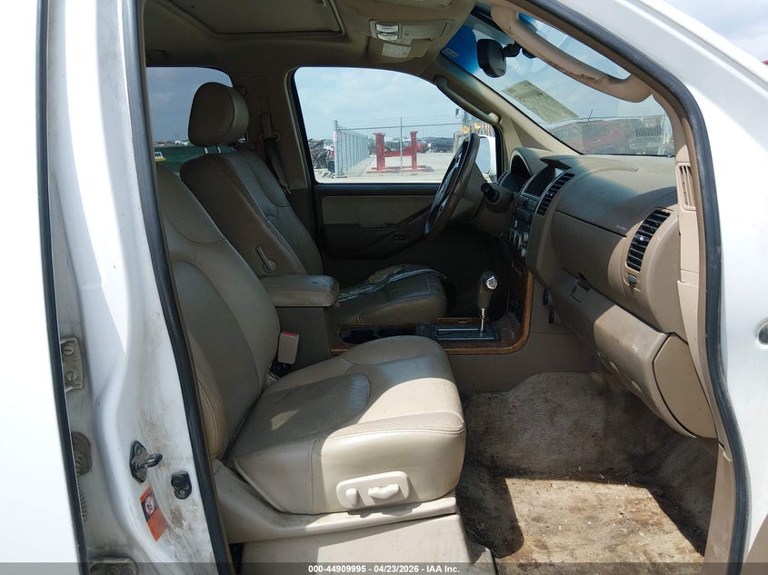 2005 Nissan Pathfinder Le