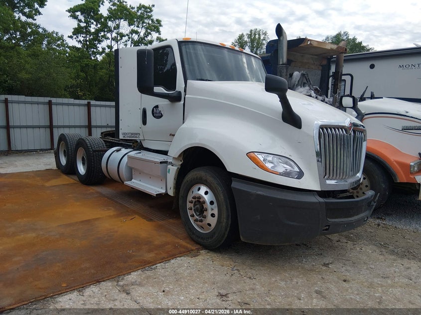 2018 INTERNATIONAL LT
