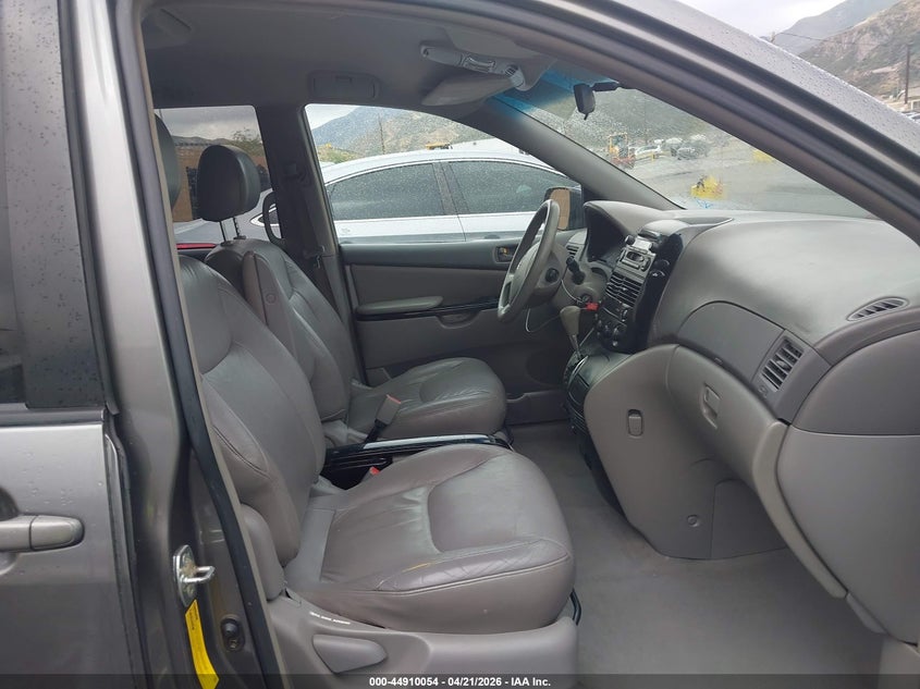 2004 Toyota Sienna Le