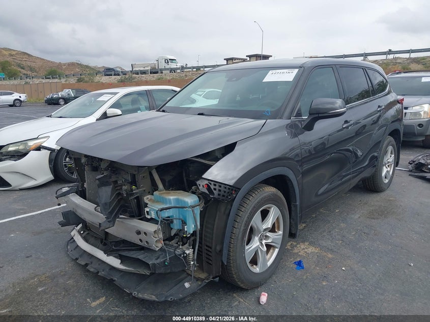 2022 Toyota Highlander Le