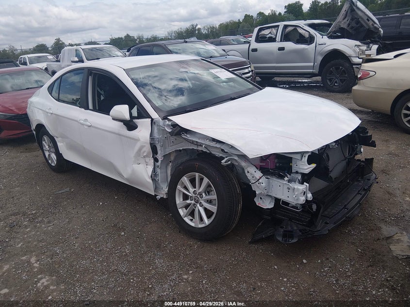 TOYOTA CAMRY LE 2026