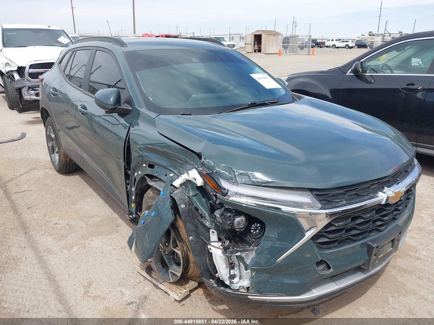 2025 CHEVROLET TRAX FWD LT