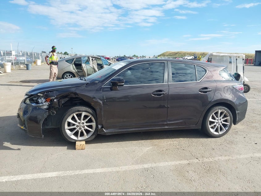 2012 Lexus Ct 200H Premium VIN: JTHKD5BH5C2107498 Lot: 44910974
