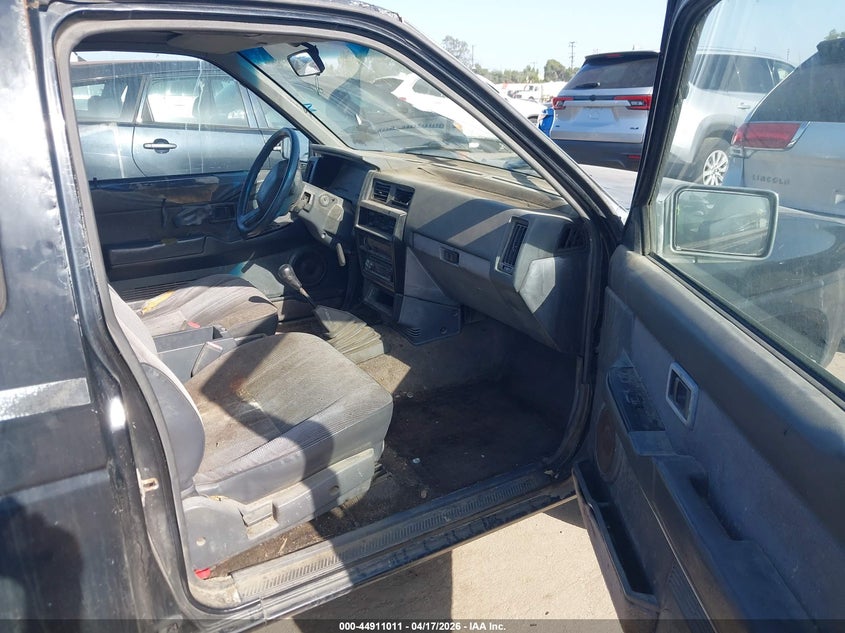 1993 Nissan Truck King Cab Se