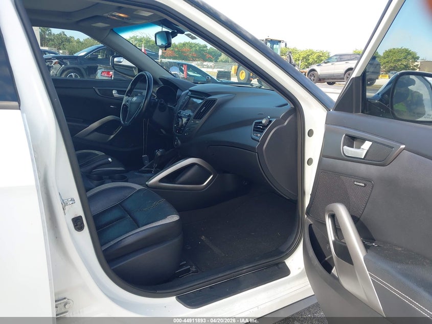 2014 Hyundai Veloster Turbo W/Black