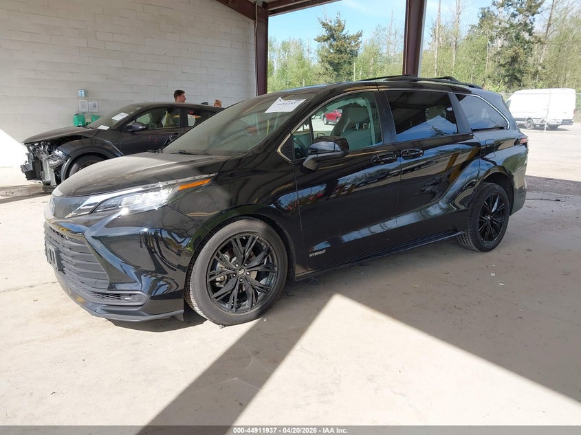 2021 Toyota Sienna Le