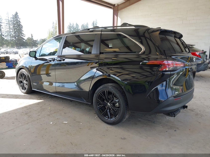 2021 Toyota Sienna Le