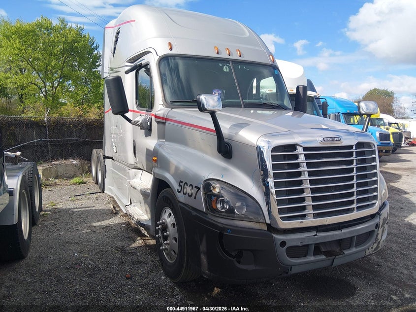 2015 FREIGHTLINER CASCADIA 125
