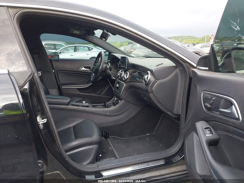 2014 MERCEDES-BENZ CLA 250 — zdjęcie 5