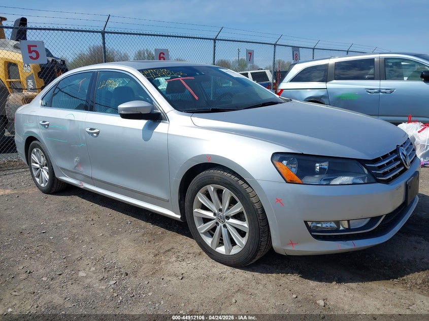 2013 Volkswagen Passat 2.5L Sel Premium