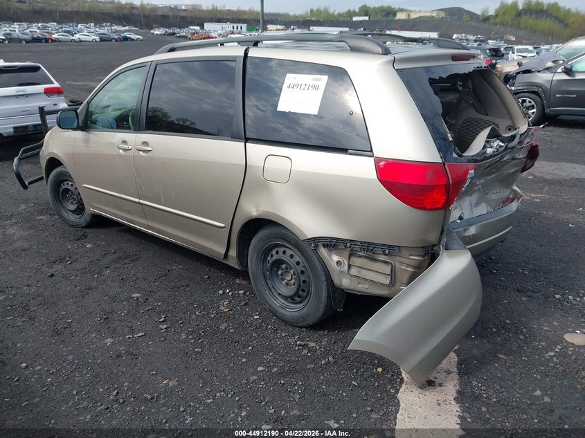 2005 Toyota Sienna Le