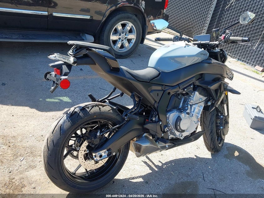 2026 CF MOTO 675SNK auction photo 4