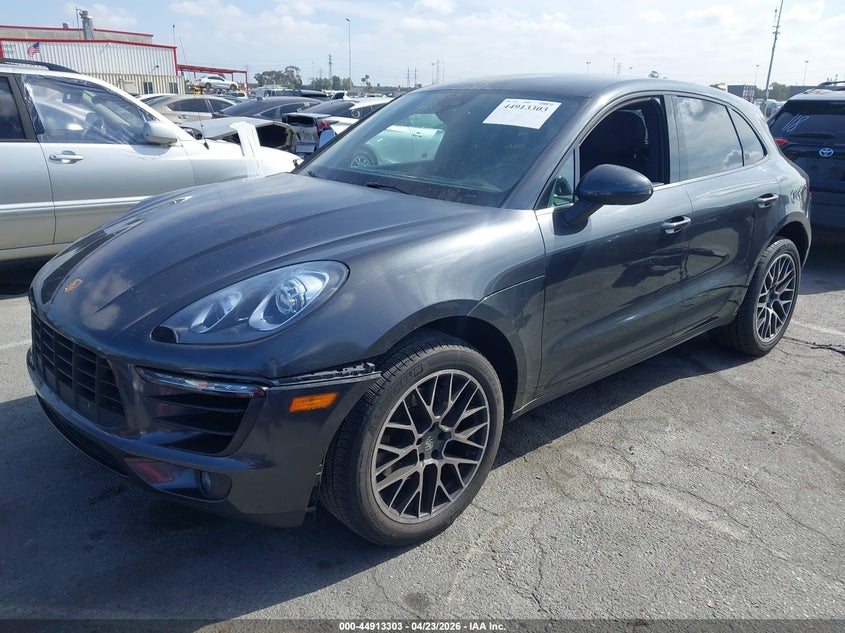 WP1AA2A59JLB19588 2018 Porsche Macan Sport Edition photo 1
