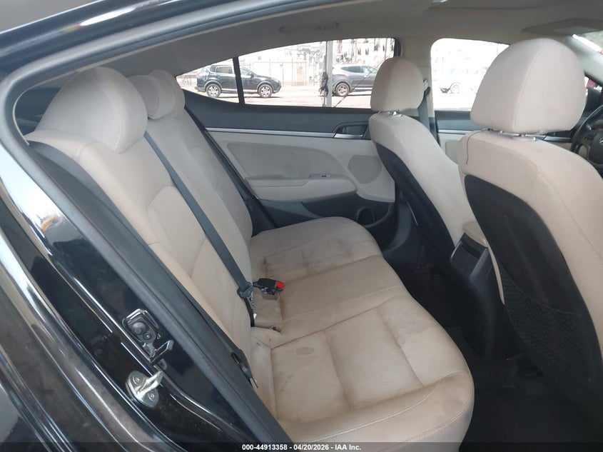 2018 HYUNDAI ELANTRA auction photo 8