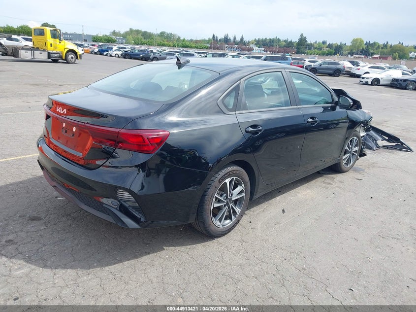 2024 KIA FORTE auction photo 4