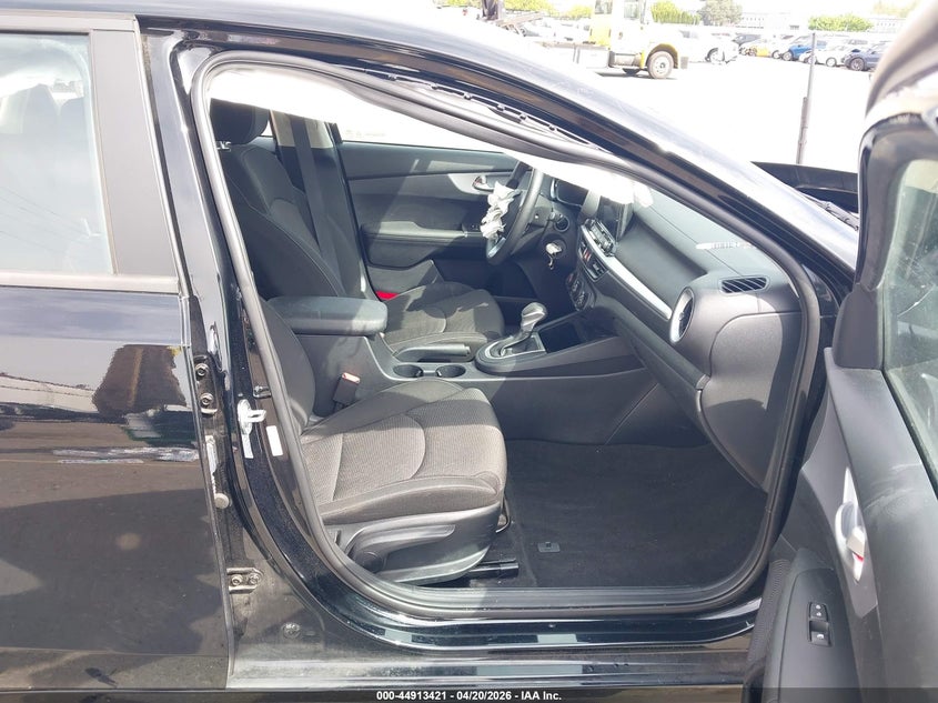 2024 KIA FORTE auction photo 5