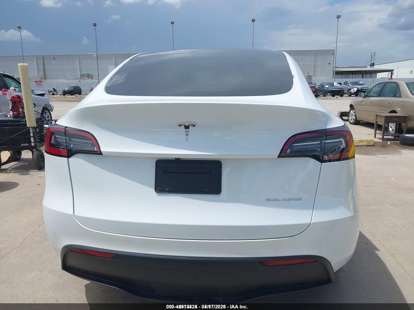 2023 Tesla Model Y (VIN: 7SAYGDEE2PA088474)