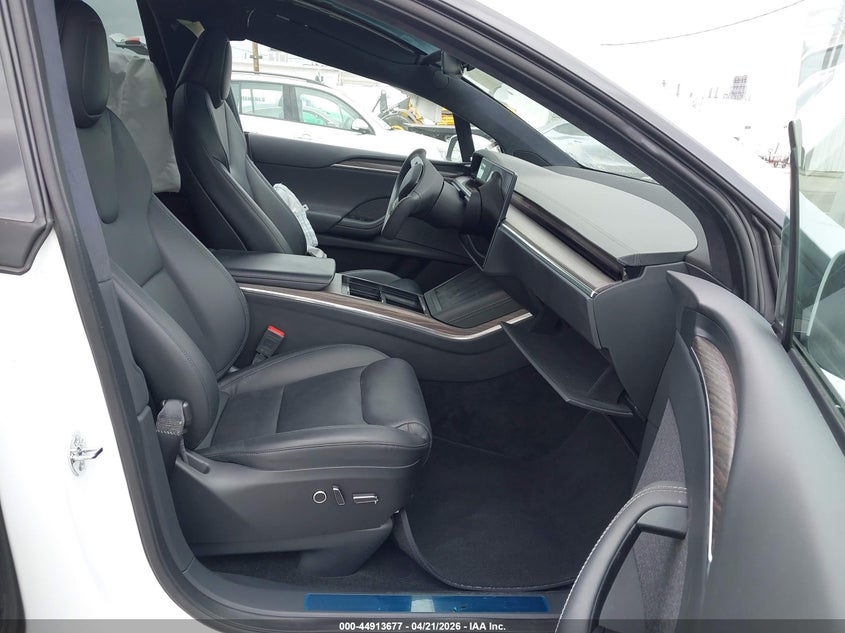 2022 Tesla Model X Dual Motor All-Wheel Drive VIN: 7SAXCAE5XNF349694 Lot: 44913677