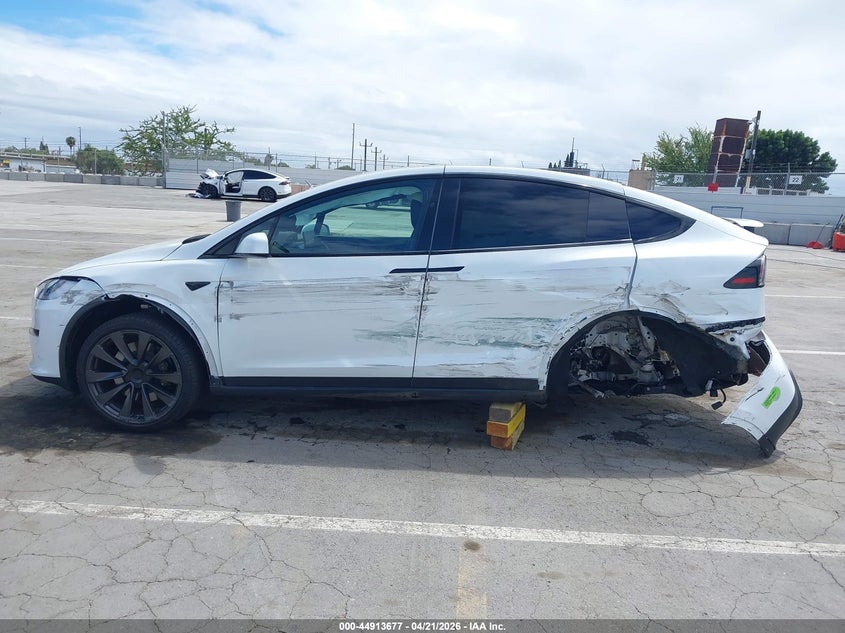 2022 Tesla Model X Dual Motor All-Wheel Drive VIN: 7SAXCAE5XNF349694 Lot: 44913677