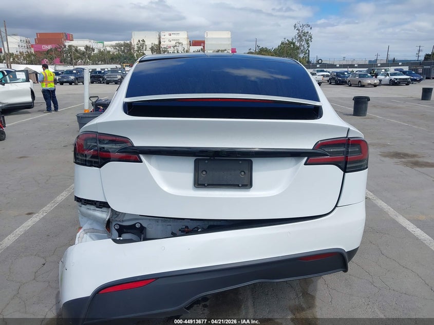 2022 Tesla Model X Dual Motor All-Wheel Drive VIN: 7SAXCAE5XNF349694 Lot: 44913677
