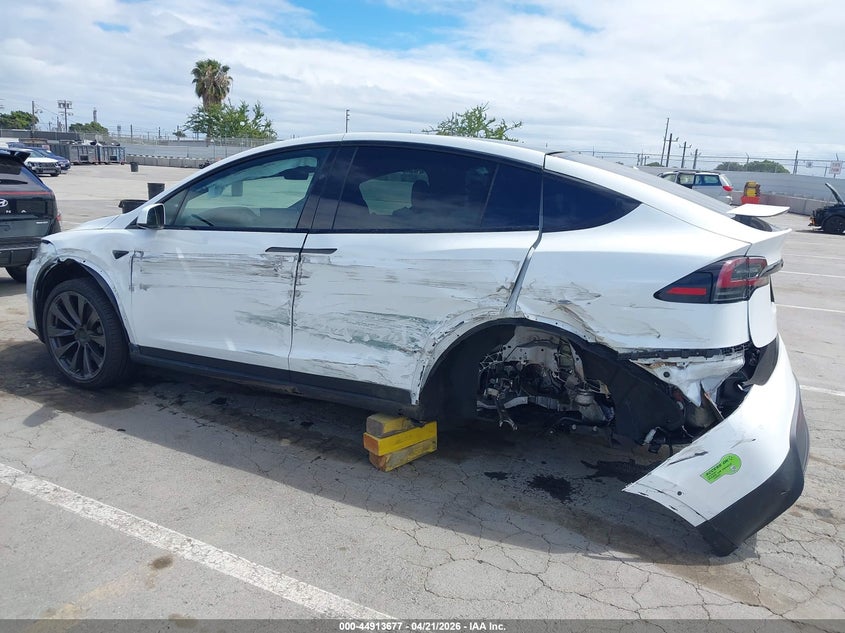 2022 Tesla Model X Dual Motor All-Wheel Drive VIN: 7SAXCAE5XNF349694 Lot: 44913677