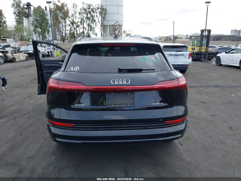 2022 Audi E-Tron Premium Quattro VIN: WA1AAAGE7NB013150 Lot: 44913938