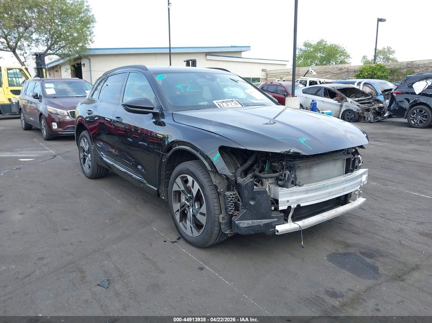 2022 Audi E-Tron Premium Quattro VIN: WA1AAAGE7NB013150 Lot: 44913938