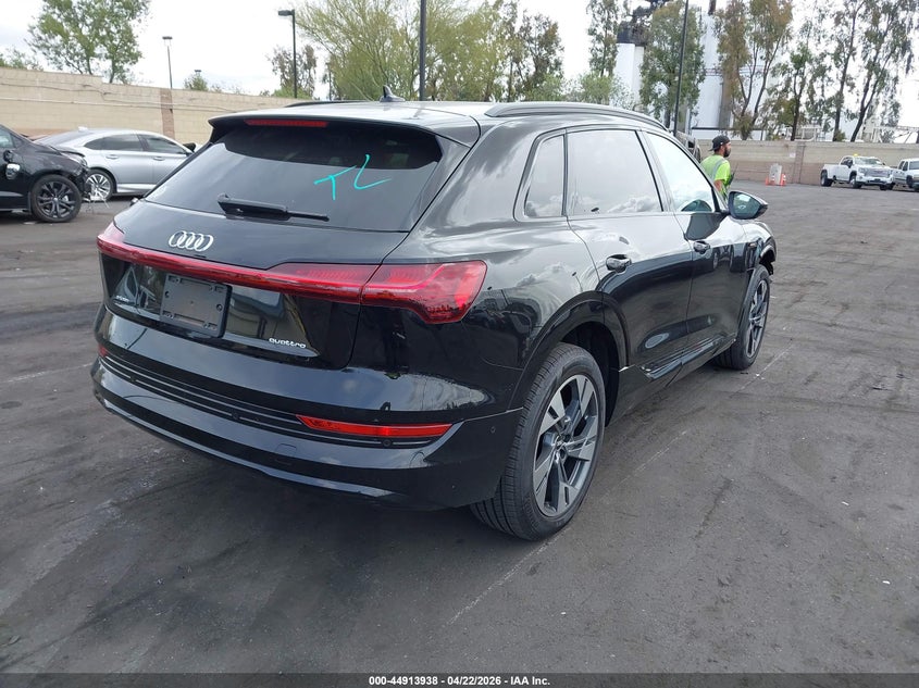 2022 Audi E-Tron Premium Quattro VIN: WA1AAAGE7NB013150 Lot: 44913938