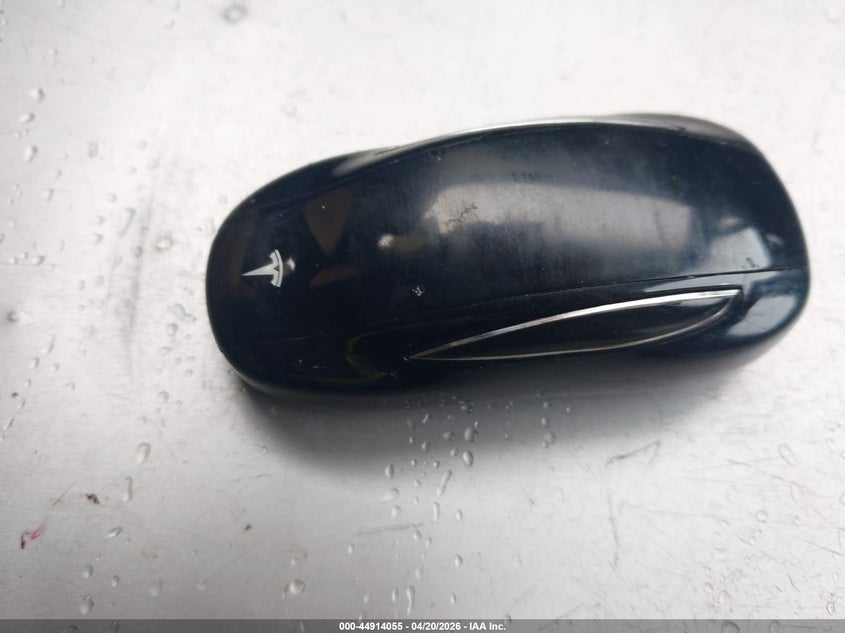 2021 Tesla Model X Long Range Dual Motor All-Wheel Drive/Long Range Plus Dual Motor All-Wheel Drive VIN: 5YJXCAE22MF324967 Lot: 44914055