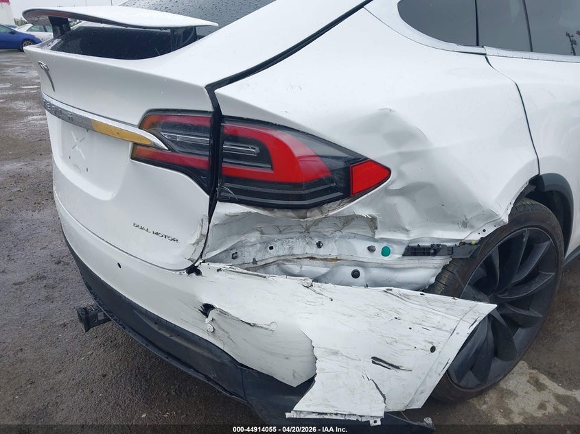 2021 Tesla Model X Long Range Dual Motor All-Wheel Drive/Long Range Plus Dual Motor All-Wheel Drive VIN: 5YJXCAE22MF324967 Lot: 44914055