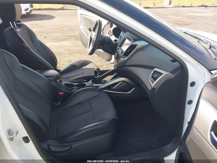 2013 Hyundai Veloster Base W/Black