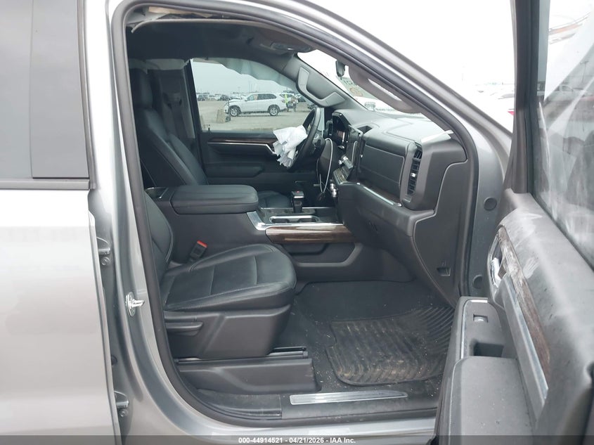 2025 GMC SIERRA 1500 auction photo 5