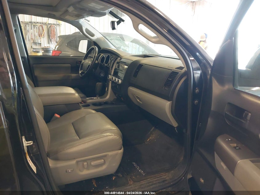 2012 Toyota Sequoia Sr5 5.7L V8