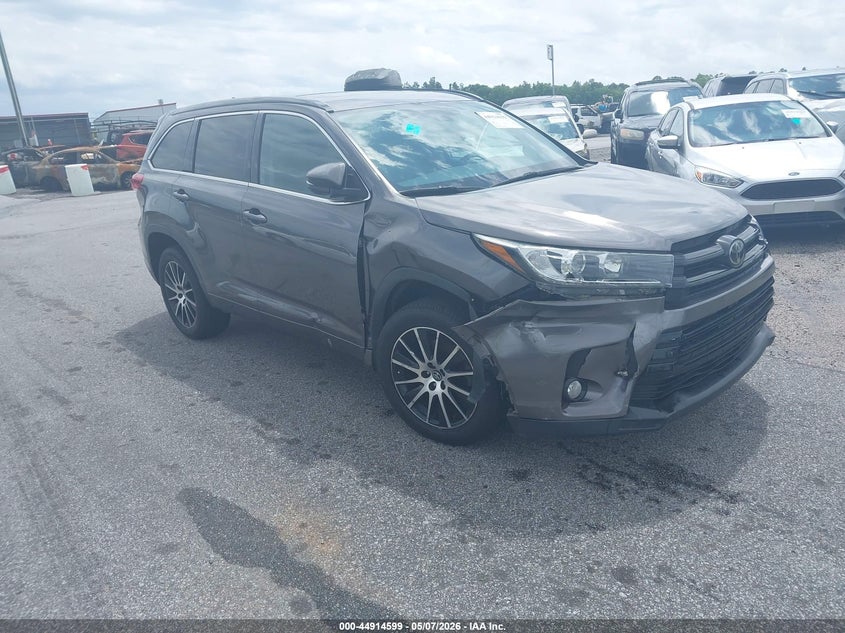 Vin: 5tdkzrfh5js537252, lot: 45411978, toyota highlander se 2018 img_1