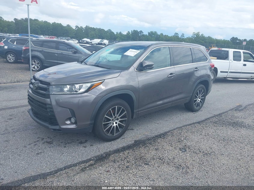 Vin: 5tdkzrfh5js537252, lot: 45411978, toyota highlander se 20182